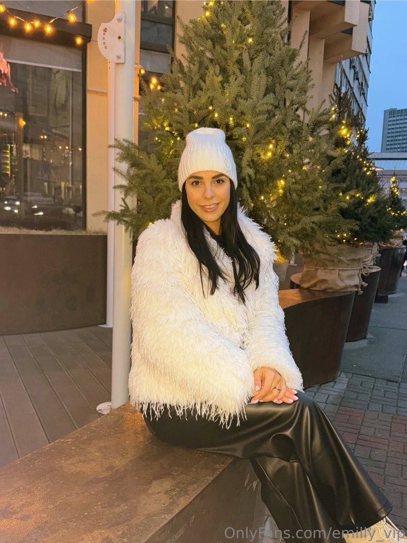 Honey every new day makes me happier than ever every moment i spend 