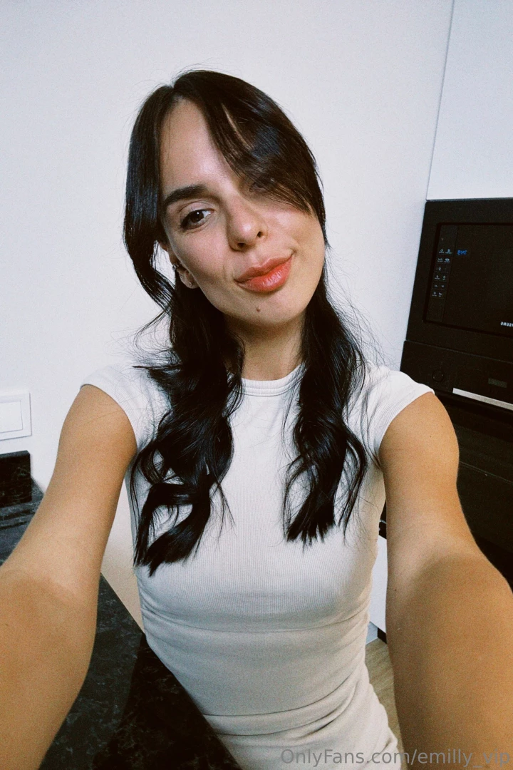 Sexy isn t about looks it s about the energy you radiate and i radiate 