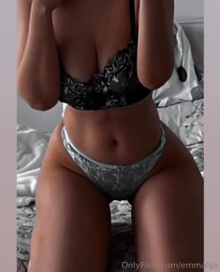 Umm am i distracting you