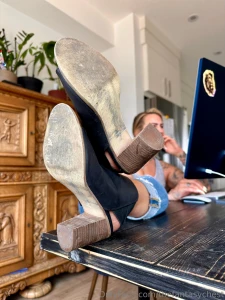 Working right through my lunch break today so i can head home early part 6