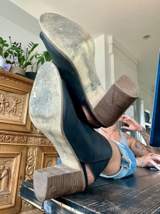 Working right through my lunch break today so i can head home early part 10