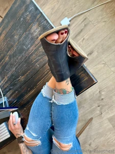 Working right through my lunch break today so i can head home early part 4