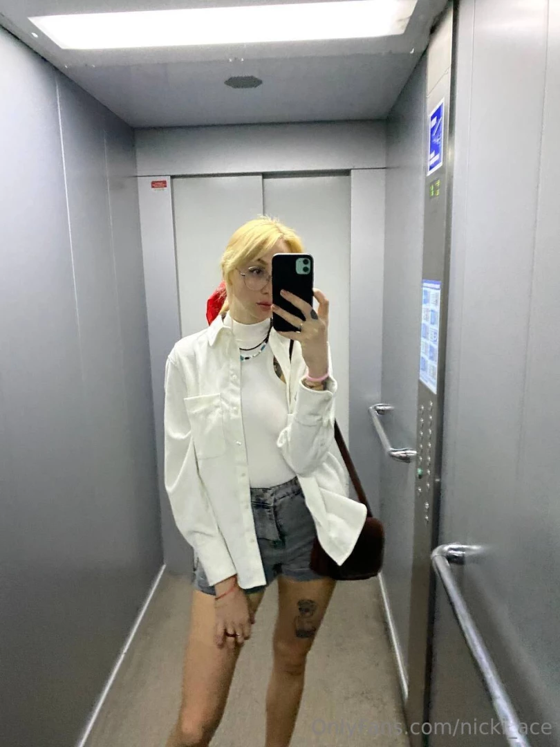 Surround yourself with good vibes and great company 