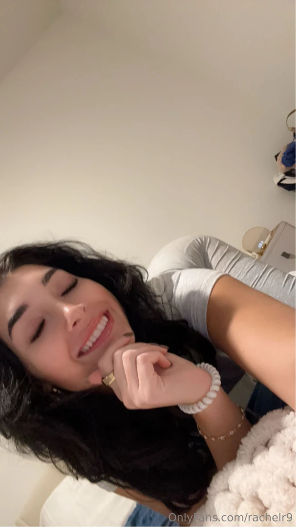 How i feel when the weekend starts tonight 