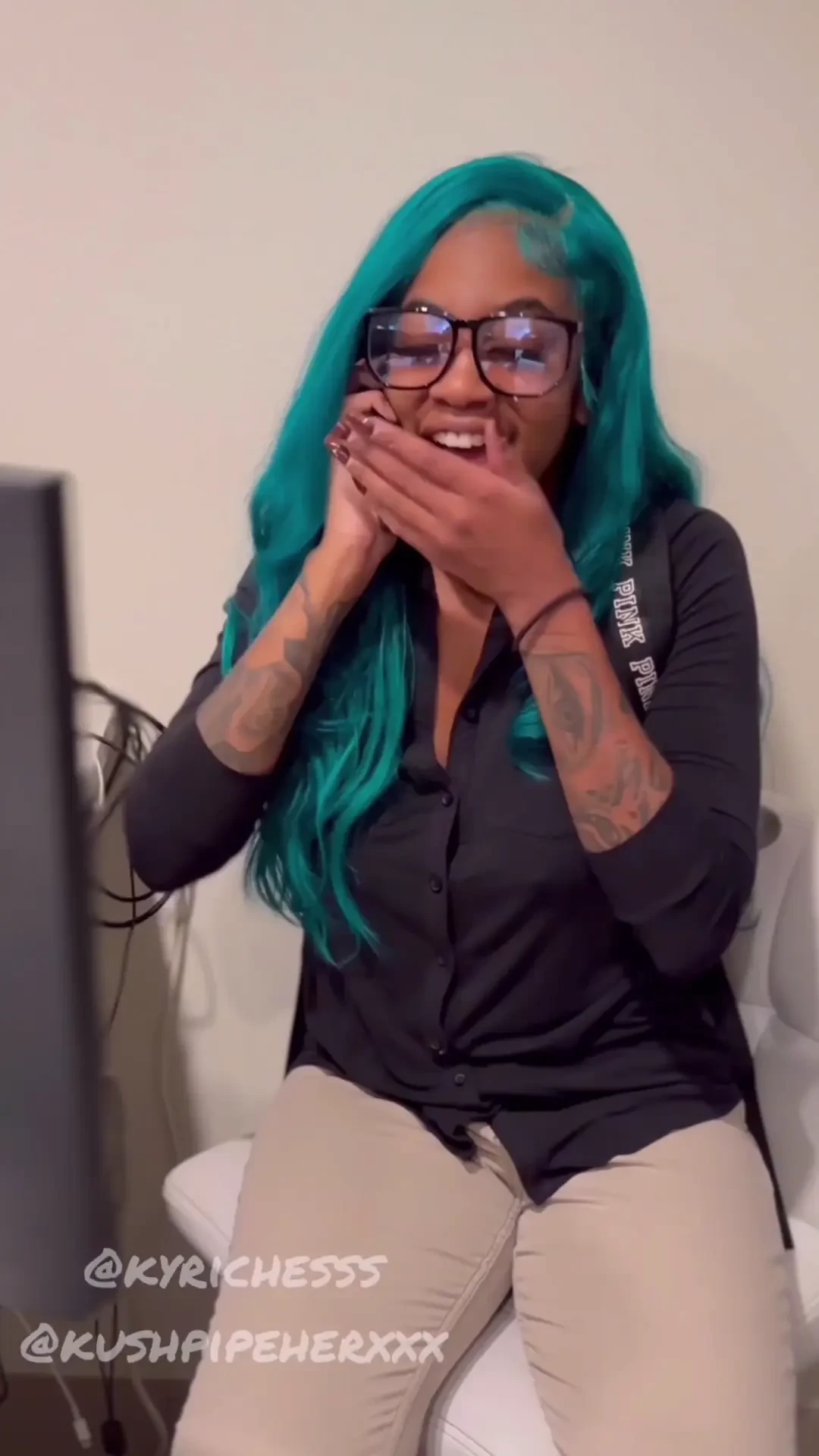 My sister s nerdy best friend came over and gave me the best blowjob - 