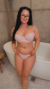 Whats on ur mind right now besides me