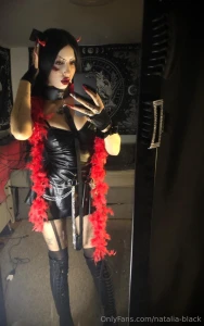 Na ihr s en skalven eure herrin ist wieder back im business es wird