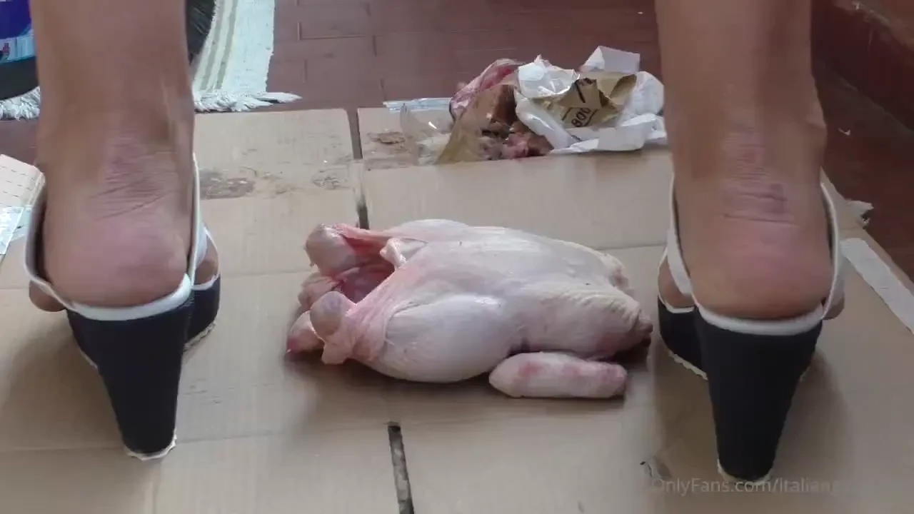 Meat grinder in white wedges 