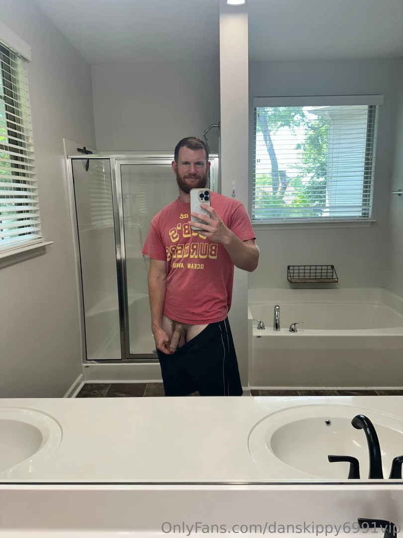 It s always fun pulling my dick out in another house 
