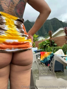 Hawaii is always sundress season