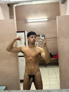 En el ba o del gym part 1