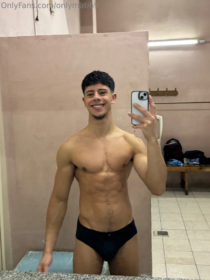 En el ba o del gym part 3 