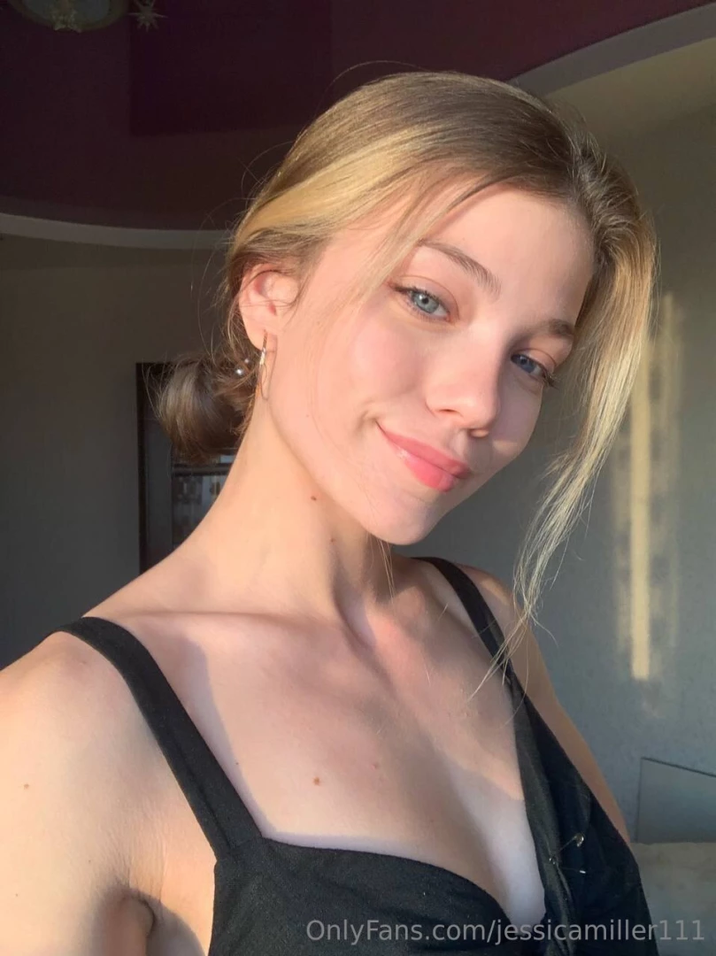 I rarely put my hair in a bundle i like to let it flow freely down my 