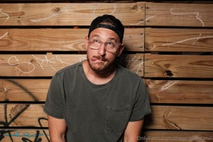 Nobody ever tought me how to use my tongue