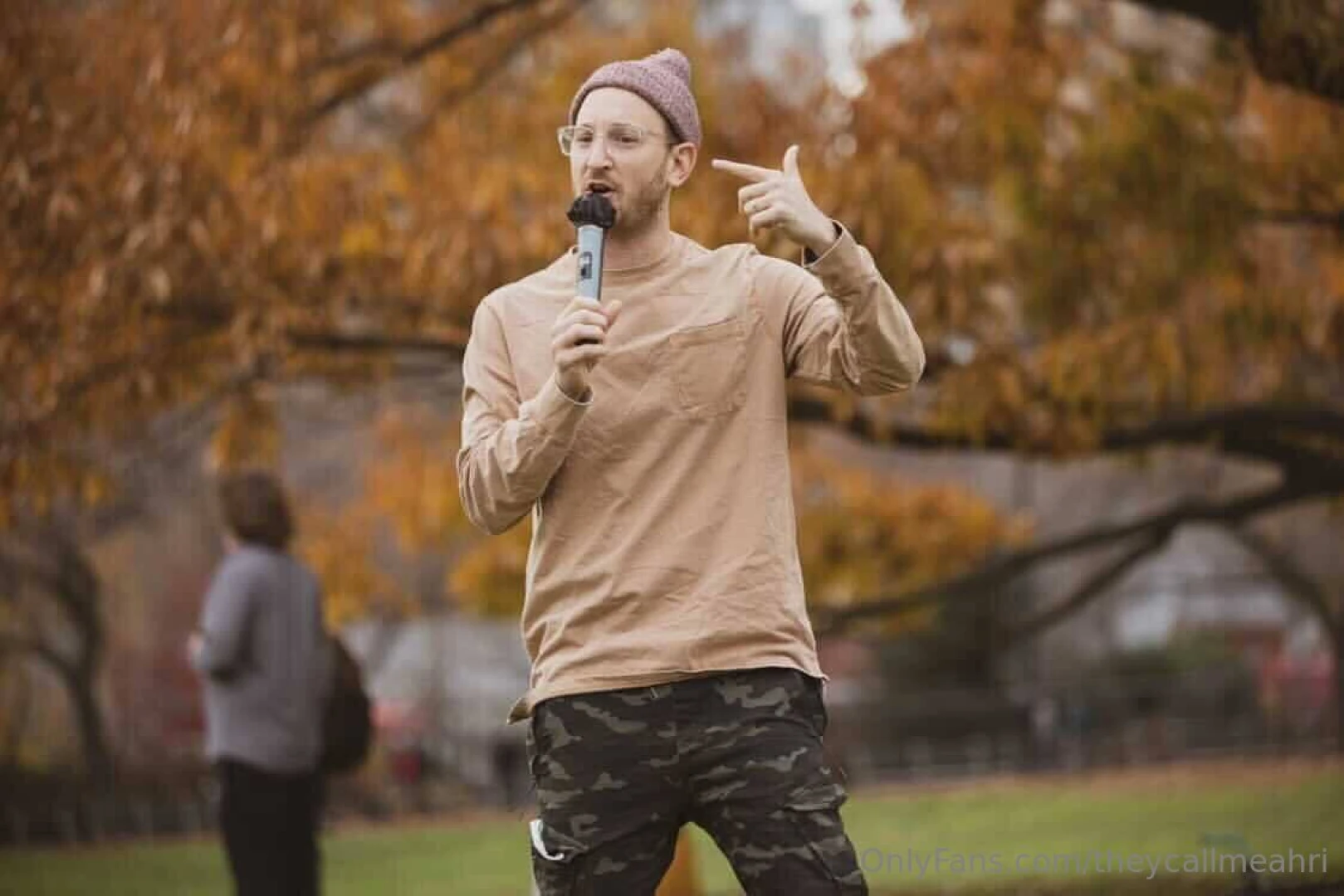 Ah fall the leaves are turning and so are your bonerz 