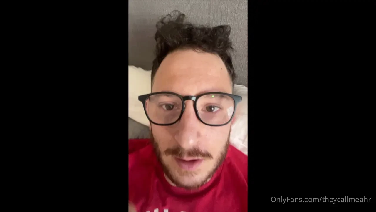 Sending my wife a dick pic from the other room 