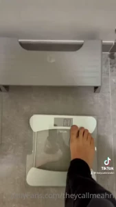 Weighing myself before and after a blowjob ya freaks