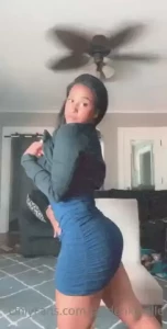 Heading to dinner no panties easy access