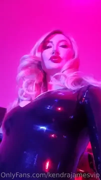 The shine on my latex is mesmerizing 