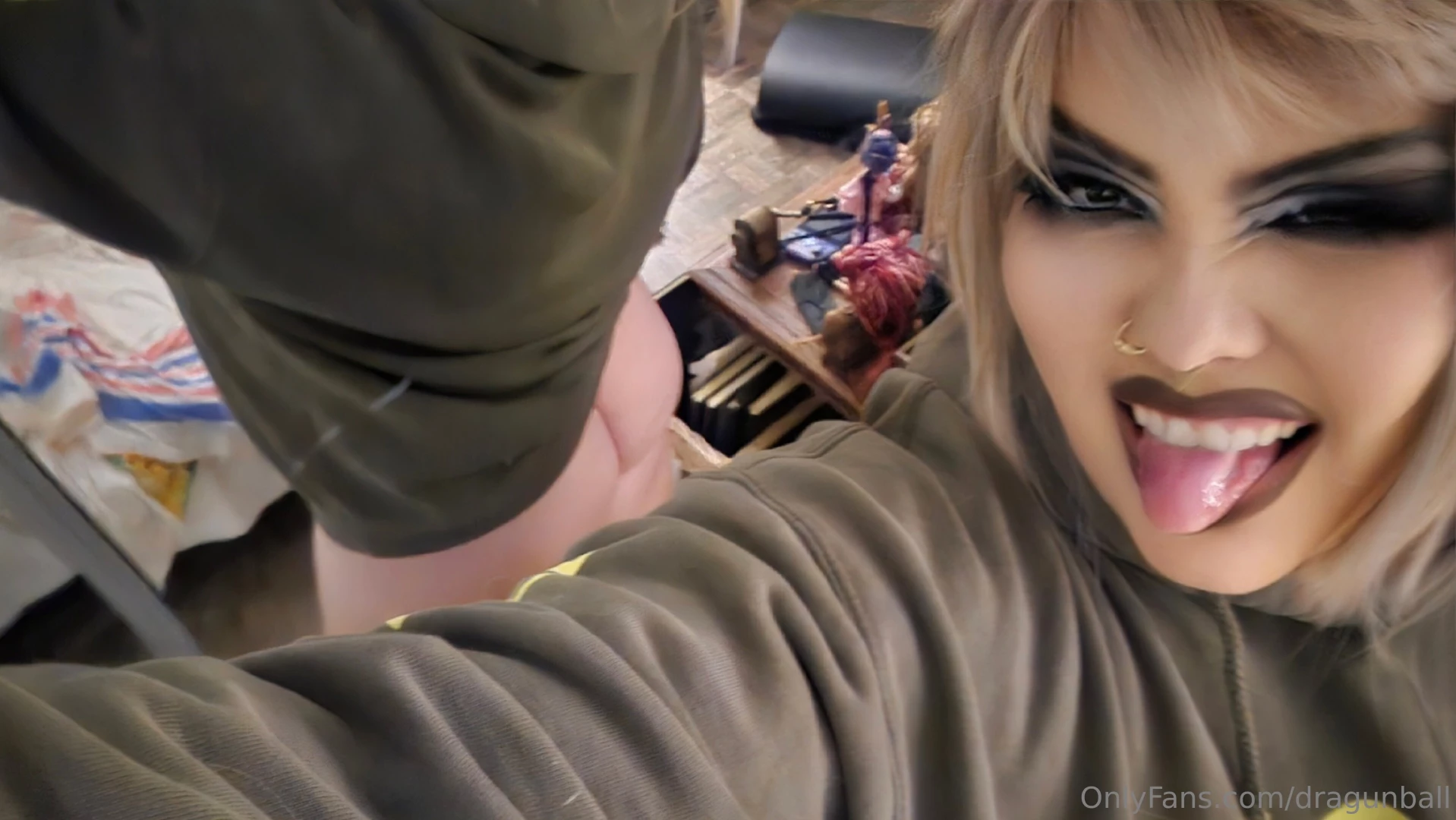 Aaah i forgor 2 post deez i realized i look like jareth the goblin 