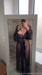 Don t blink or you ll miss me naked fyp mommy british milf milk