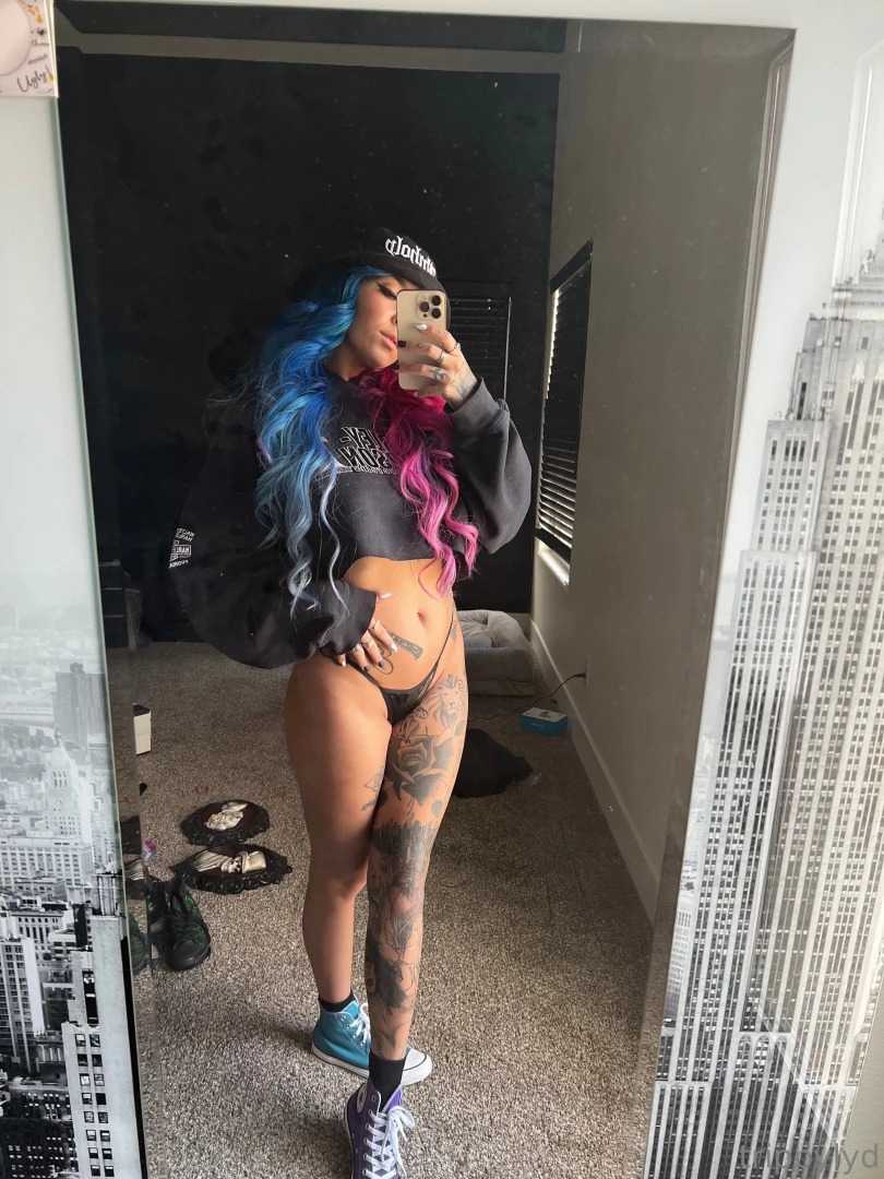 Is this a good welcome home from work outfit 