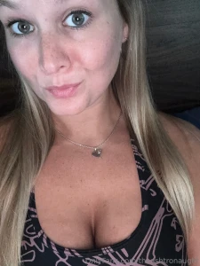 Hi hello would you like to have a lazy sunday with me