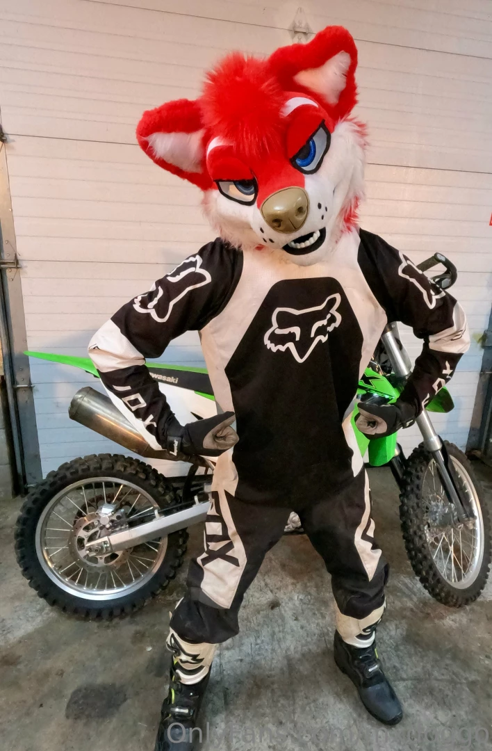 Took a whole bunch of new photos and a video just for y all yesterday part 1 