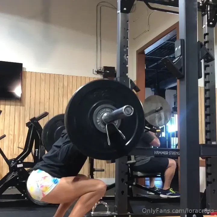 Who wishes they were laying under me while i was squatting 