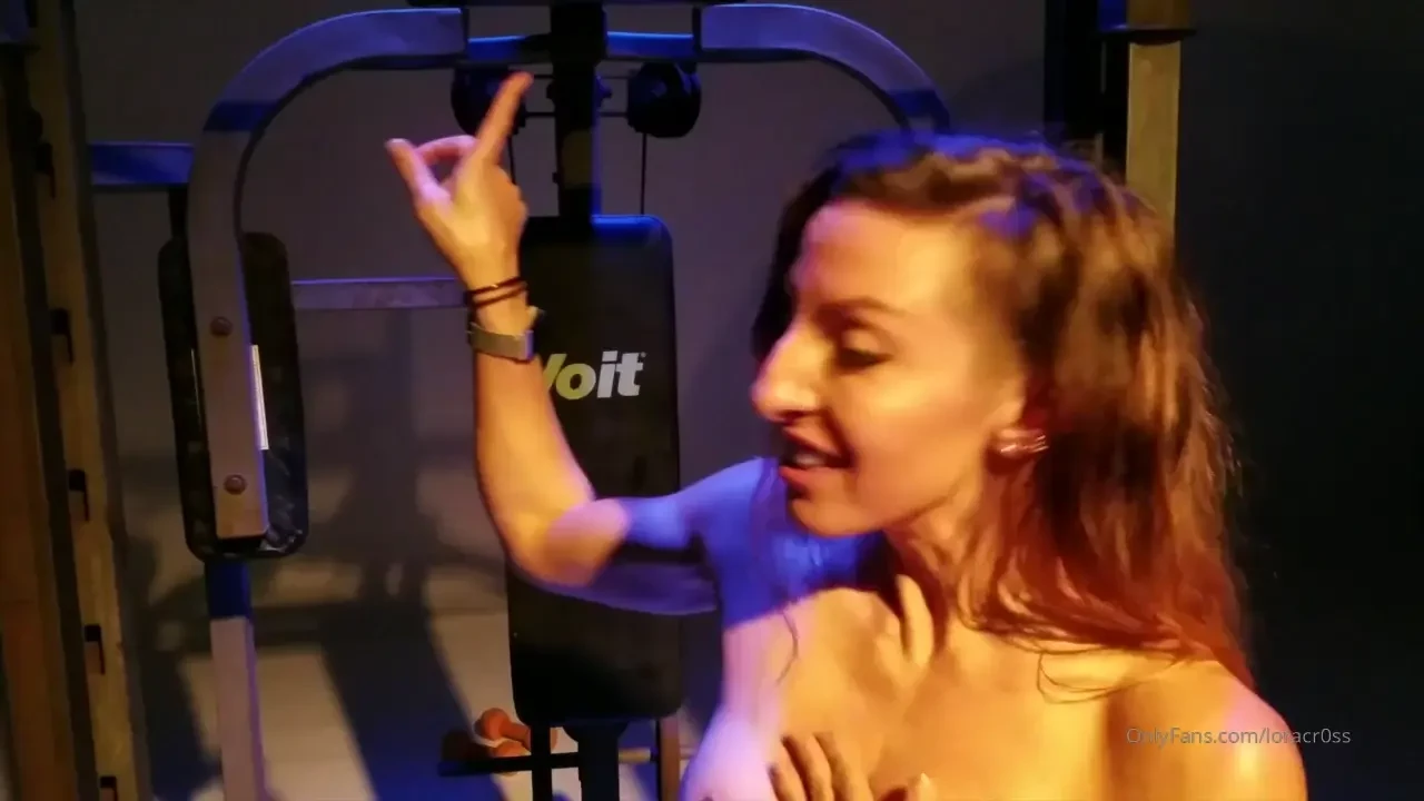 Lora s new workout set up naked workout bts 