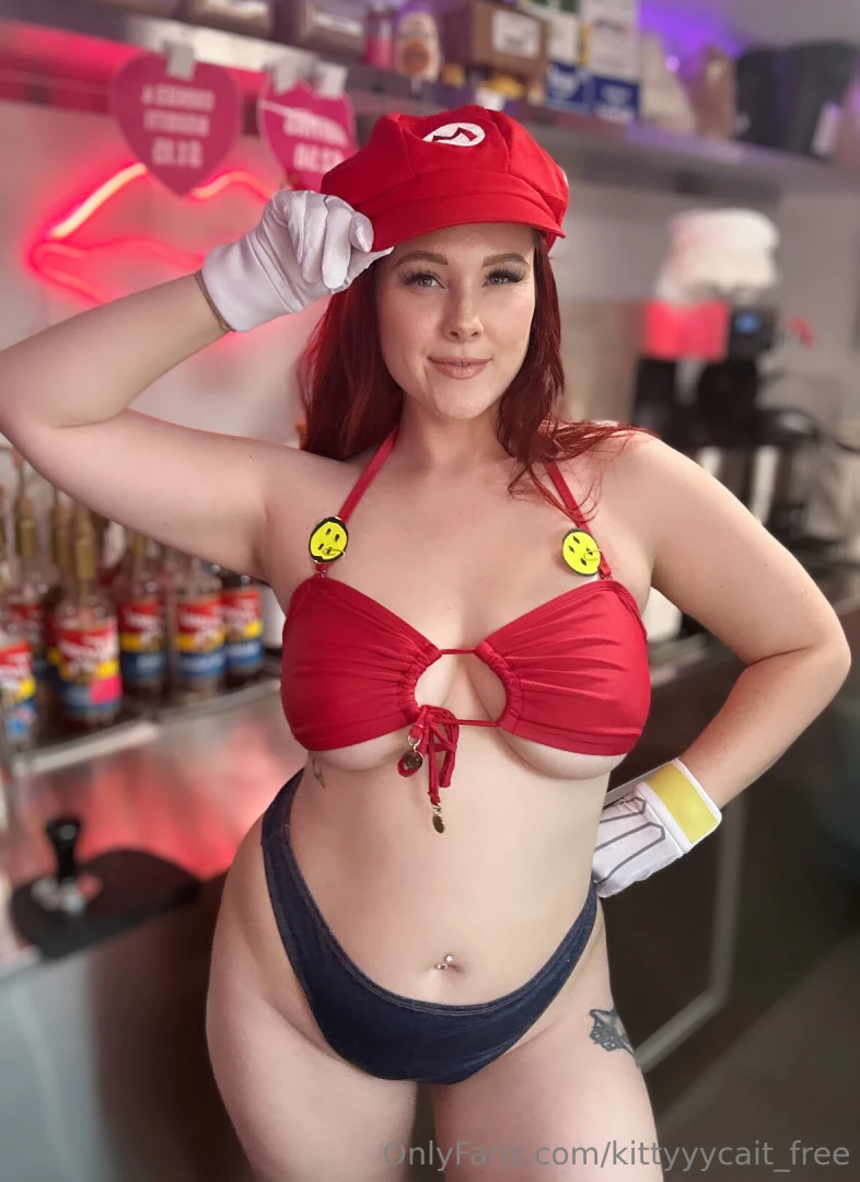 Mario is at kiss espresso until 6pm come keep me busy cuz i gotta save 