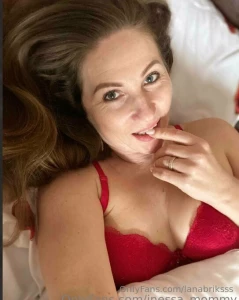 Free only for 12 subs this hot mom your_hot_mommy is able to fully part 226