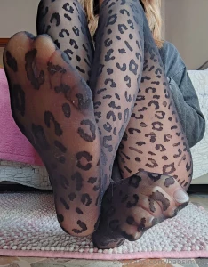 Cosa potresti desiderare di pi bello se non ammirare i miei piedi e