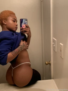 Admire the back part 1