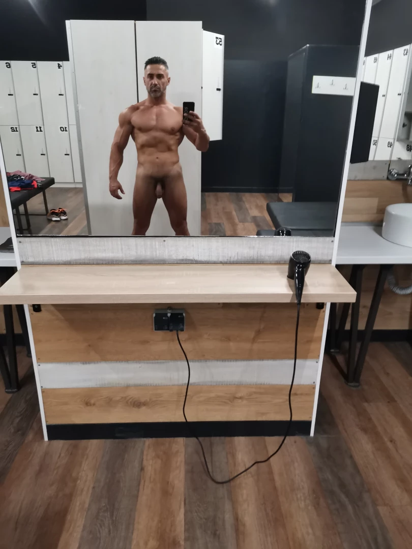 Paparazii from tha gym 