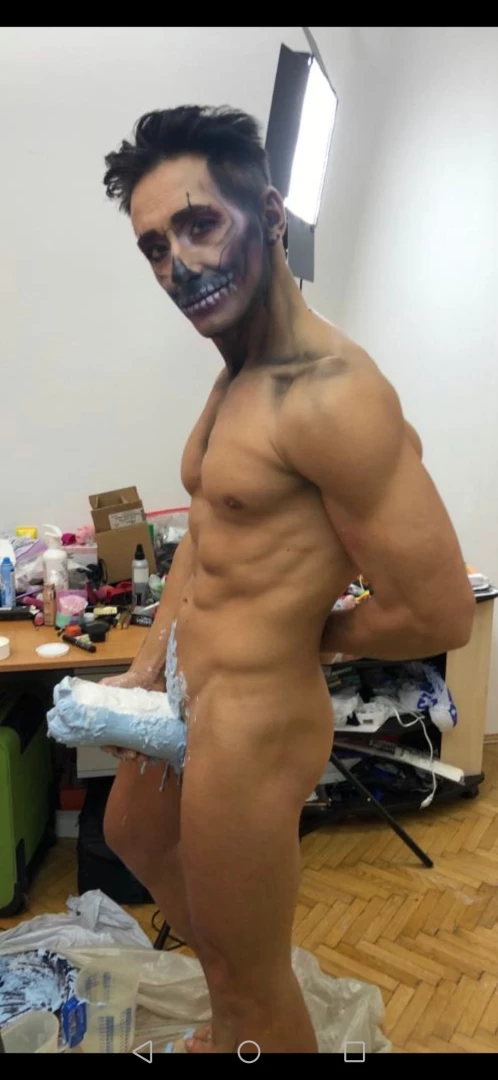 I can suck my dick on my own i also made a plaster face part 1 