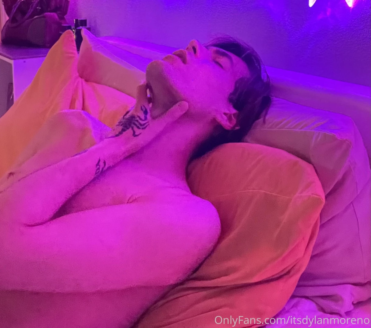 Imagine you making going down on me right now 