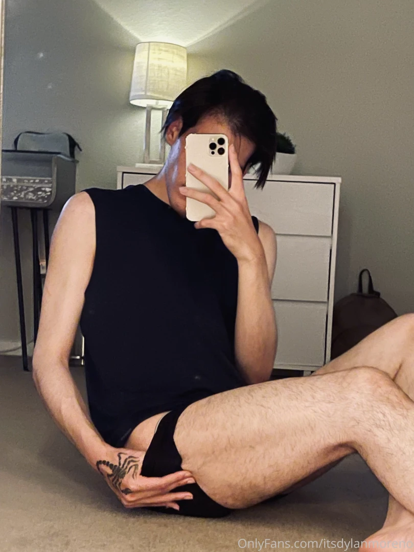 Anyone wanna undress me 