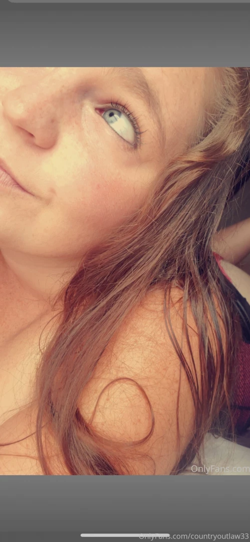 Hi everyone kink friendly any kind of fetish friendly requests welcome 