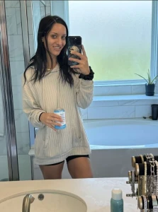 Alyx_urie2 isn t just stunning she s electric watch her own every part 6