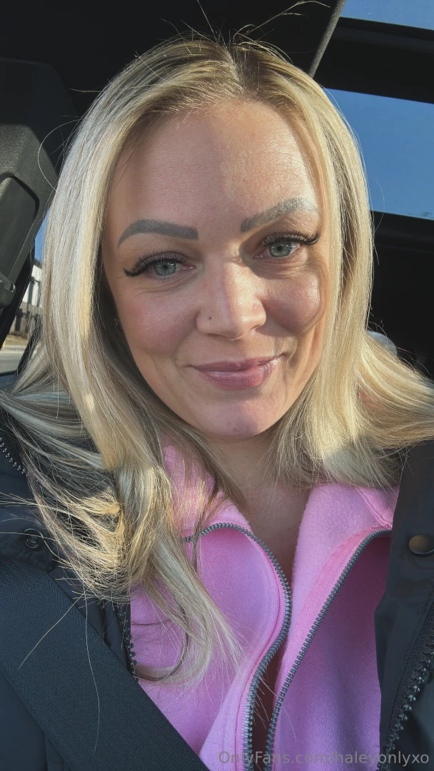 It s still the weekend babe so smile and let me be the best part of 