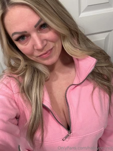 Mornings with your favorite blonde