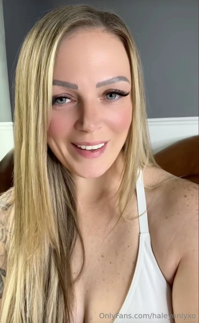 Yes i m blonde yes i have double d s yes i m 6 3 and yes i know i m 