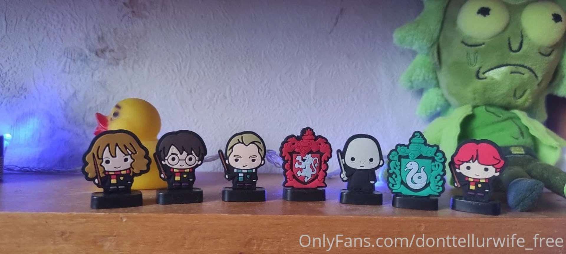 My bestie gave me that cute guys awwwww cannot stop to look at them 