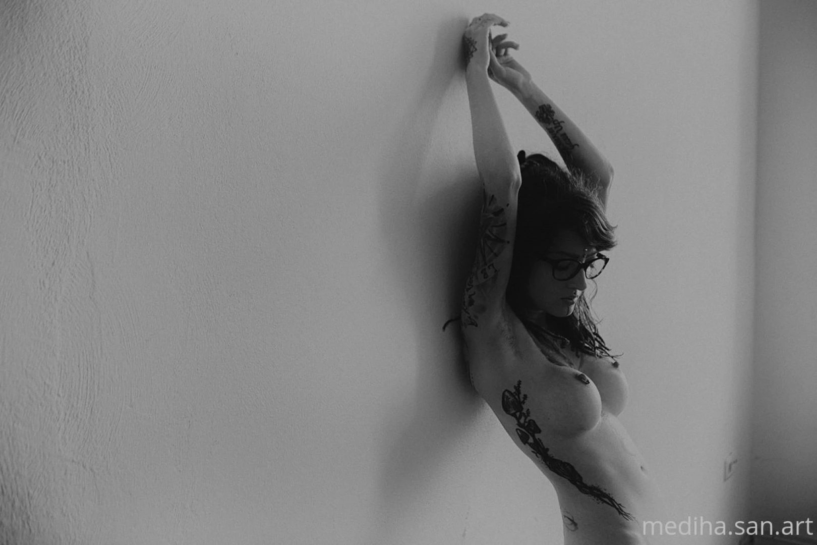 Simple with butow romey 07 2021 set 2 mit brille sw in anbetracht part 2 