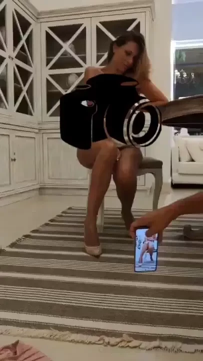 Oh pls baby take some photos of me feel my naked skin video free on my 
