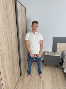 Look who s there you drop my pants and we behave badly you can see my