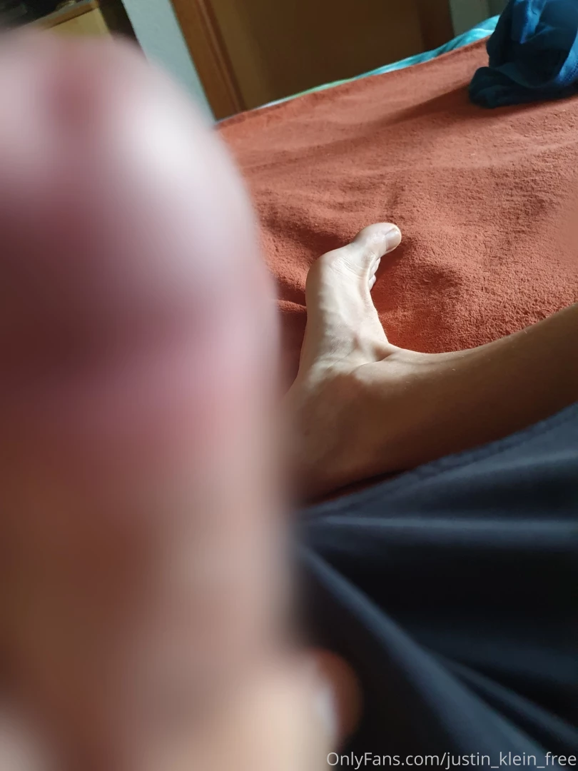 Look he gets up early with me too 