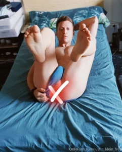 Fuck me while you lick my bare feet justin_klein you will see me well