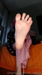 E questa prospettiva stai l per terra a guardarmi giocare che tesoro -